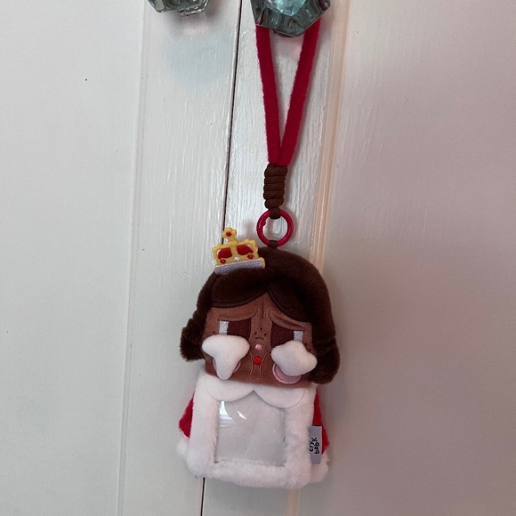 Pop Mart Cry Baby Crying Again SECRET “Queen of broken heart” Plush Card Ho… - Picture 3 of 6